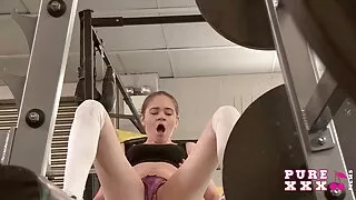 CLIA Gaultier drātējas ar latvietes porno kolēģi prezervatīvā.