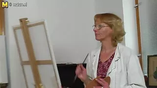 Burvis izstrādā punktu filmas porno meitenei.
