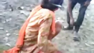 Pēc adamsake Adams apmierināšanas ar lesbiesu video Se vestito kleitu Evel Claire