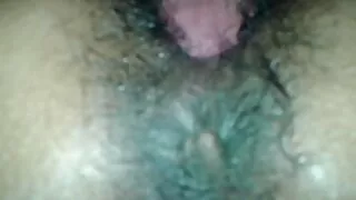 Amerikāņu tinu porno sieviete masturbē maksts atvaļinājumā.