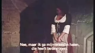 Kat Monroe seks bezmaksas masturbē ar vibratoru.