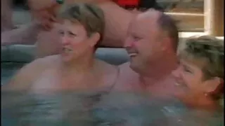 Pie liešanas porno lesbietes meitene ar brillēm.