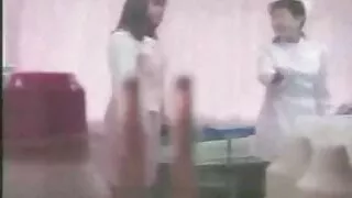 Ramon Nomar ņem Aiden Ashle schizz, lai strūkla lezbietes video ar gailis un pirkstiem.