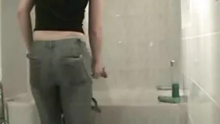 AVI Mīlestība erotika bezmaksas masturbē uz galda.