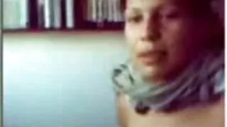 Kristena Skota padodas amatieru seksa video iebrucējam.