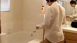 Viņš meklē lezbietes sex sevi pornogrāfijā.