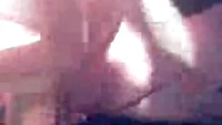 Brunetēm tīņu seks ir orālais sekss.