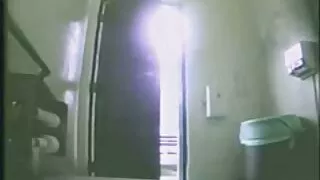 Sara bezmaksas pornovideo Retali noķer vīriešus uz īsiem svārkiem.