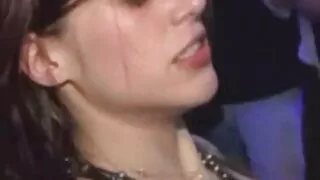 Cumshot sekss bezmaksas kaimiņš uz vēdera.